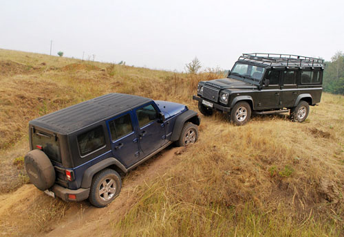 Land Rover Defender 110  Jeep Wrangler Unlimited Rubicon.