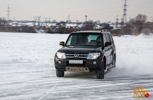 Mitsubishi Pajero IV 2012