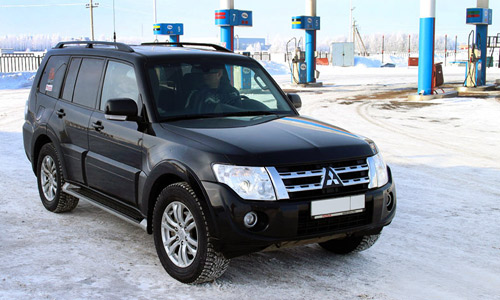 Mitsubishi Pajero IV 2012